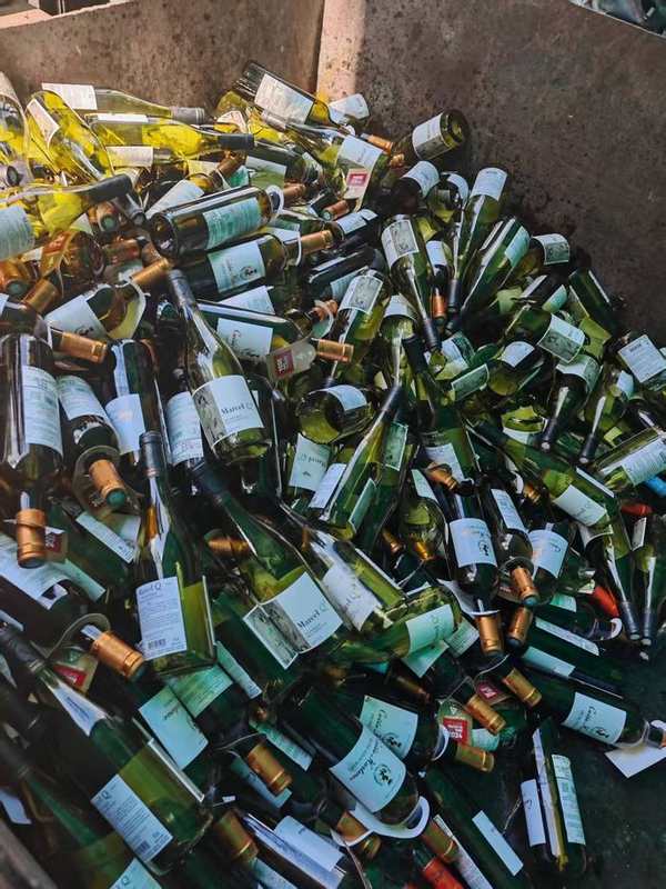 佛山过期酒类销毁实拍